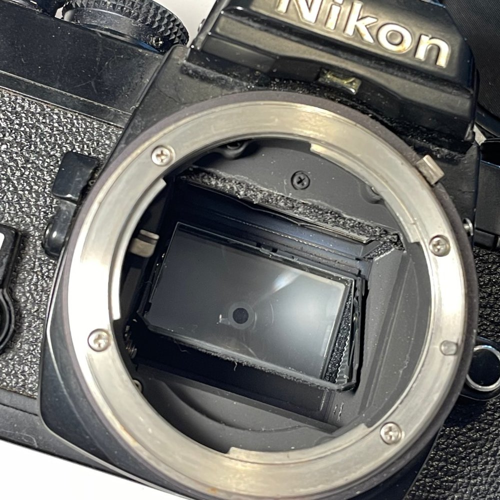 NIKON FM Vintage Black Body camera w 2 LENSES & many accessories - Picture 8 of 16
